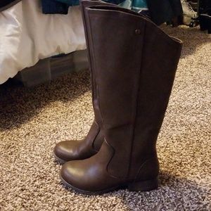 Brown boots